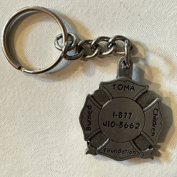 Pewter Firefighter Logo Keychain - Picture 2 of 2